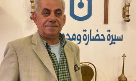 الشاعر  نصيف الناصري في نخيل عراقي